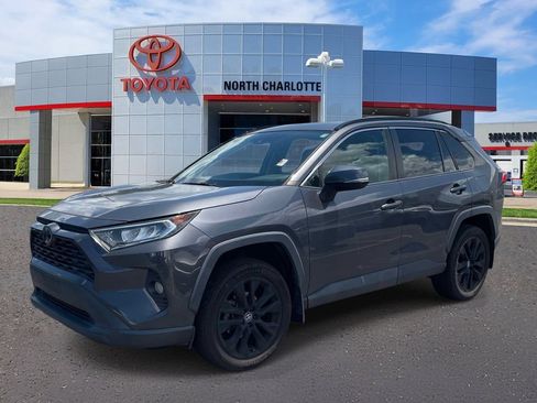 Used 2019 Toyota RAV4 XLE Premium w/ Cold Weather Package AWD/4WD image 3