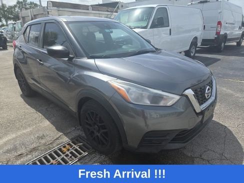 Used 2020 Nissan Kicks S FWD image 6