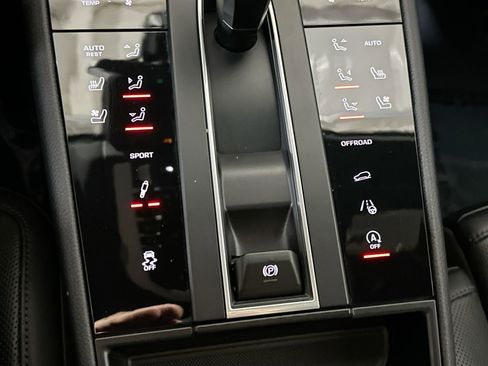 Used 2023 Porsche Macan S image 27