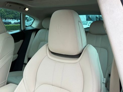 Used 2022 Maserati Levante Modena image 3