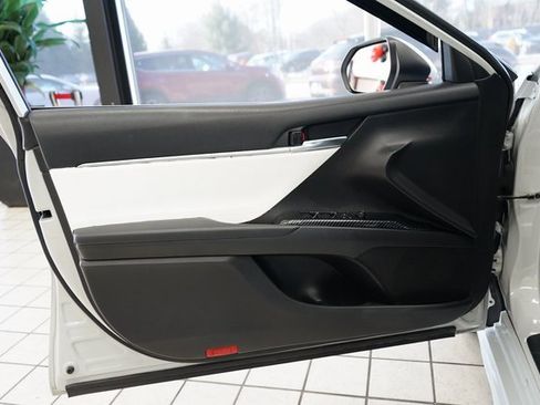 Used 2022 Toyota Camry SE image 22