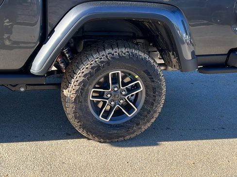 New 2026 Jeep Gladiator Mojave image 12