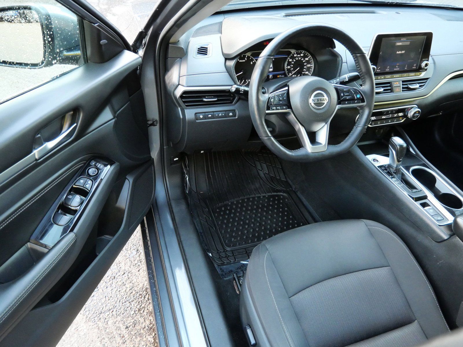 Used 2020 Nissan Altima 2.5 SV FWD image 10