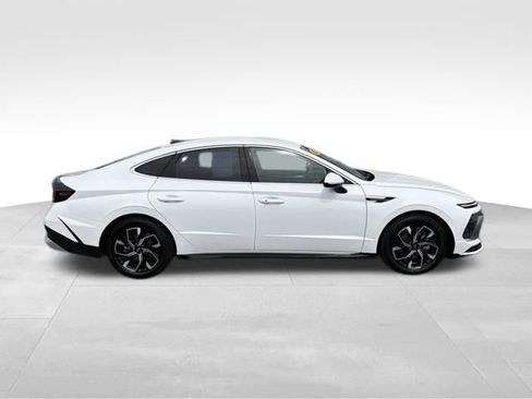 Used 2025 Hyundai Sonata SEL FWD image 9