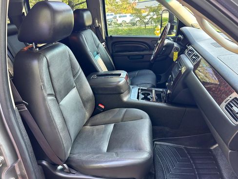 Used 2013 GMC Sierra 2500 Denali w/ Suspension Package, Off-Road image 17