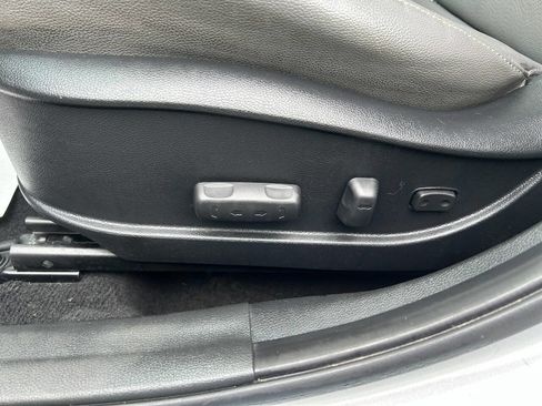 Used 2013 Hyundai Elantra Limited image 21