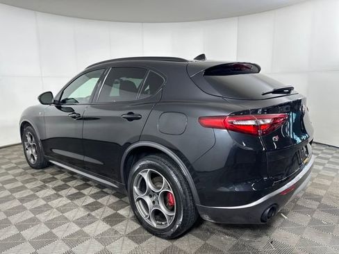 Used 2022 Alfa Romeo Stelvio Ti image 5