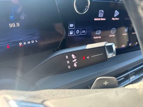 Certified 2025 Chevrolet Traverse LT image 25