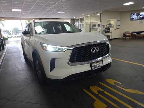 Certified 2025 INFINITI QX60 Pure image 1