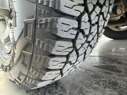 Used 2002 Nissan Frontier XE image 10