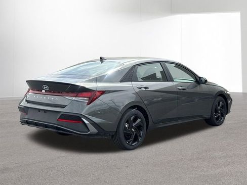 New 2026 Hyundai Elantra SEL Sport Premium FWD image 4