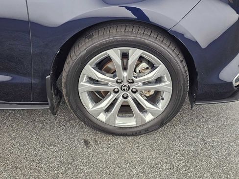 Used 2022 Toyota Sienna Platinum image 9