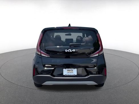 Used 2025 Kia Soul LX w/ LX Technology Package FWD image 12