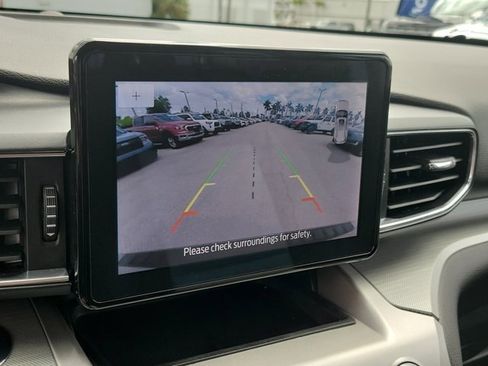 Certified 2022 Ford Explorer XLT w/ Equipment Group 202A image 30