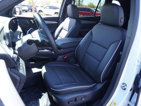 New 2025 Buick Enclave Preferred image 14