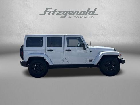 Used 2015 Jeep Wrangler Unlimited Sahara AWD/4WD image 4