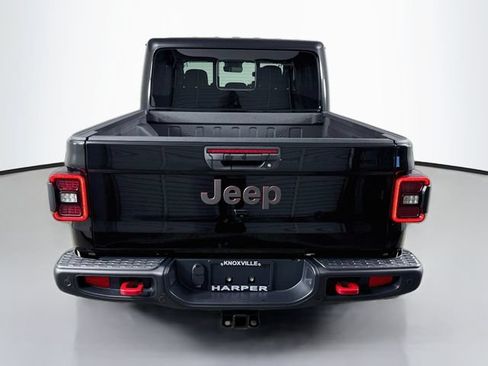 Used 2024 Jeep Gladiator Rubicon AWD/4WD image 8