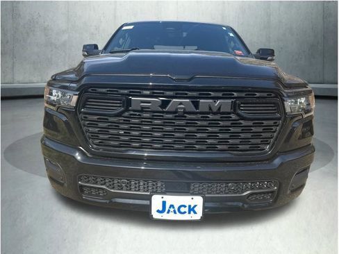 New 2026 RAM 1500 4x4 Crew Cab image 9