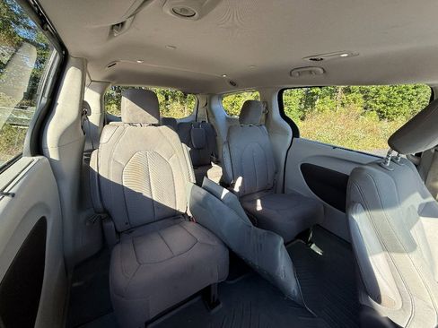 Used 2018 Chrysler Pacifica Touring Plus w/ Tire & Wheel Group image 25