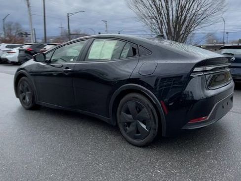 Certified 2024 Toyota Prius Prime SE image 4