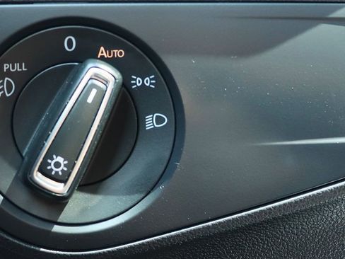 Used 2021 Volkswagen Tiguan SE R-Line image 42