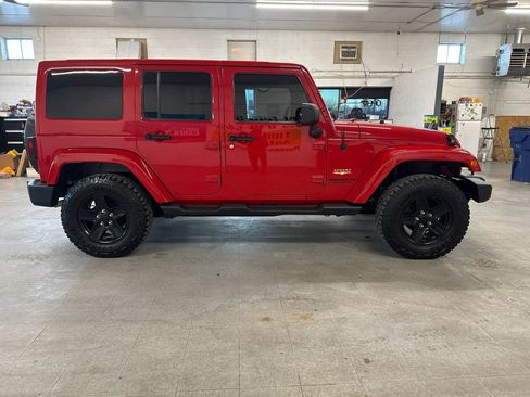 Used 2013 Jeep Wrangler Unlimited Sahara w/ Connectivity Group image 80