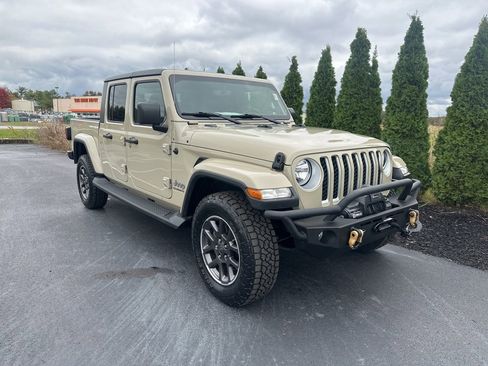 Used 2020 Jeep Gladiator Overland w/ Popular Equipment Package image 2