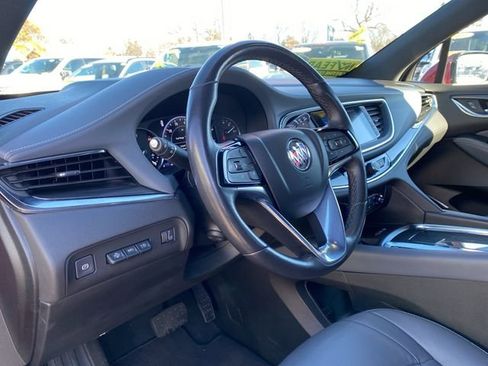 Used 2024 Buick Enclave Premium image 9