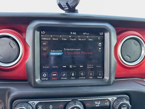 Used 2018 Jeep Wrangler Unlimited Rubicon w/ Dual Top Group AWD/4WD image 23