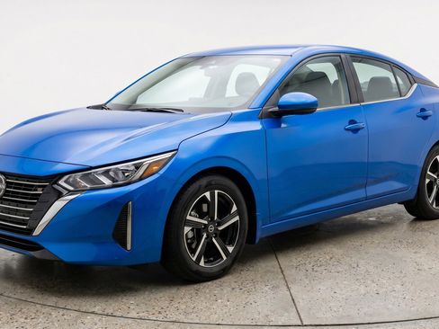 Used 2025 Nissan Sentra SV FWD image 3