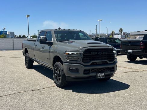 New 2026 RAM 2500 Laramie AWD/4WD image 10