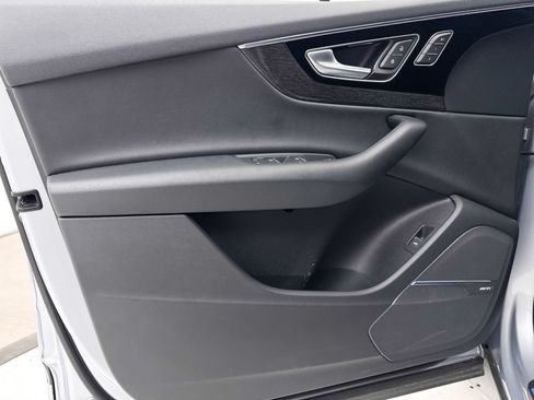 Used 2019 Audi Q7 3.0T Prestige w/ Prestige Package AWD/4WD image 28