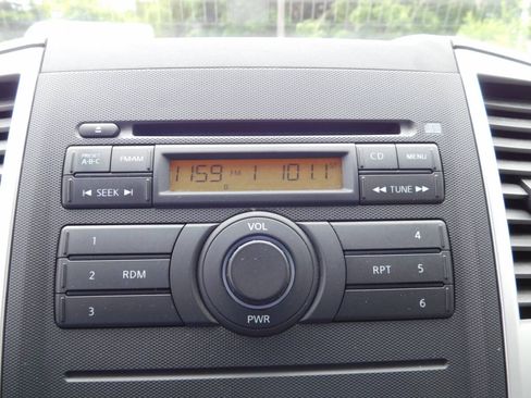 Used 2011 Nissan Frontier SV AWD/4WD image 10