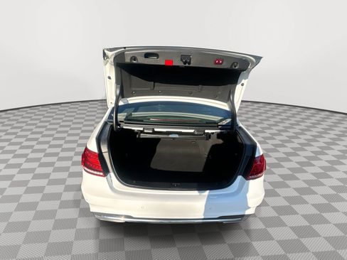 Used 2016 Mercedes-Benz E 400 Sedan image 21