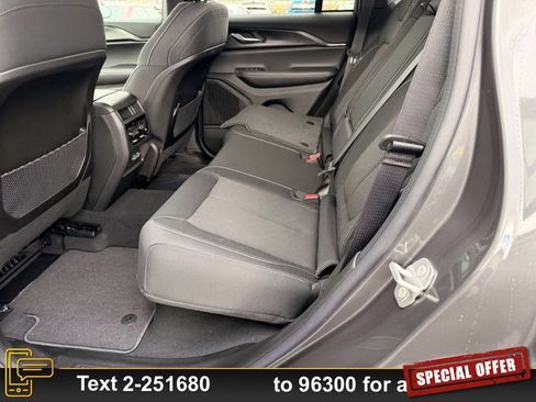 Used 2025 Jeep Grand Cherokee Laredo w/ Luxury Tech Group I image 8