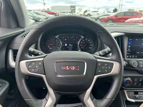 Used 2023 GMC Terrain SLE w/ Driver Convenience Package image 15