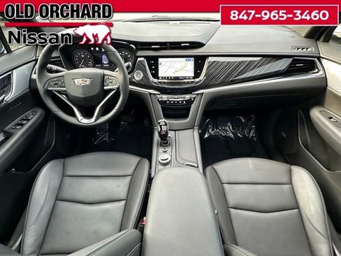 Used 2025 Cadillac XT6 Premium Luxury w/ Technology Package AWD/4WD image 15