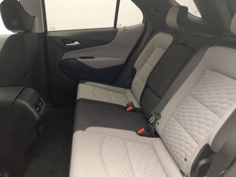 Used 2018 Chevrolet Equinox LS image 18