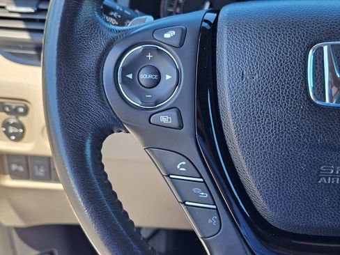 Used 2017 Honda Pilot Touring image 22