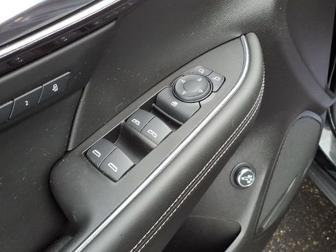 Used 2023 Buick Envision Essence AWD/4WD image 11