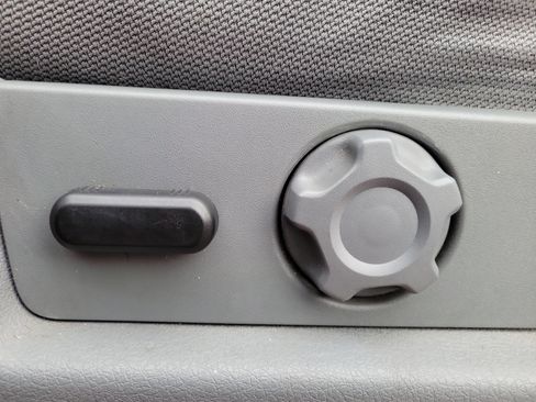 Used 2012 Ford F150 XLT w/ XLT Chrome Pkg image 21