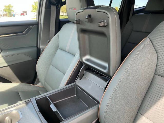 Used 2025 GMC Acadia AT4 AWD/4WD image 33