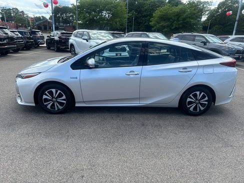 Used 2019 Toyota Prius Prime Advanced FWD image 4