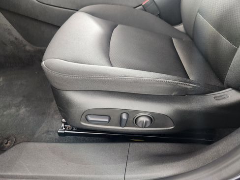 Used 2025 Chevrolet Malibu LT FWD image 13