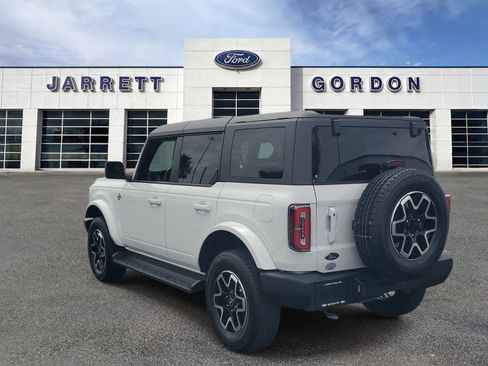 Used 2025 Ford Bronco Outer Banks AWD/4WD image 3
