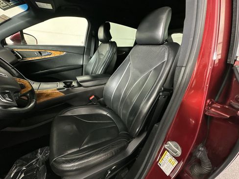 Used 2016 Lincoln MKX Reserve w/ Technology Package AWD/4WD image 11