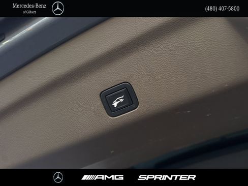 Used 2021 GMC Yukon XL Denali w/ Denali Premium Package image 7