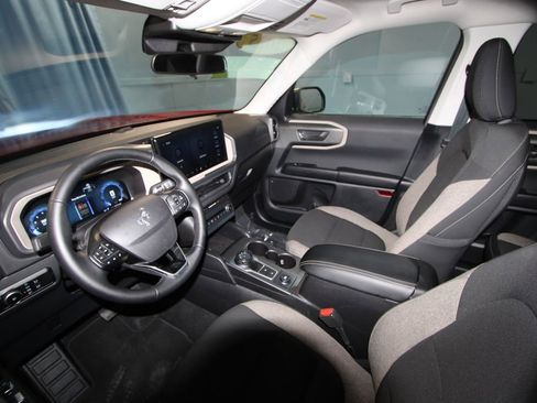 Used 2025 Ford Bronco Sport Big Bend w/ Convenience Package image 2