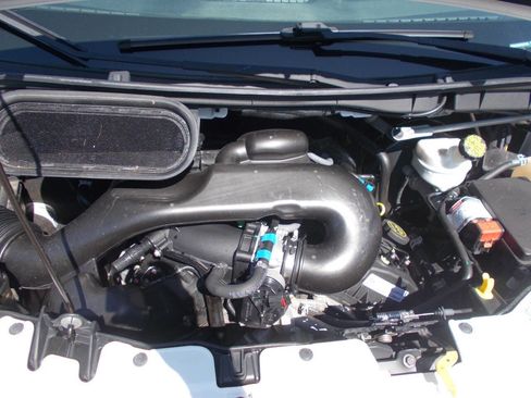 Used 2015 Ford Transit 250 130 Low Roof RWD image 9