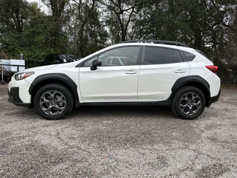 Used 2022 Subaru Crosstrek 2.5i Sport w/ Moonroof Package image 3